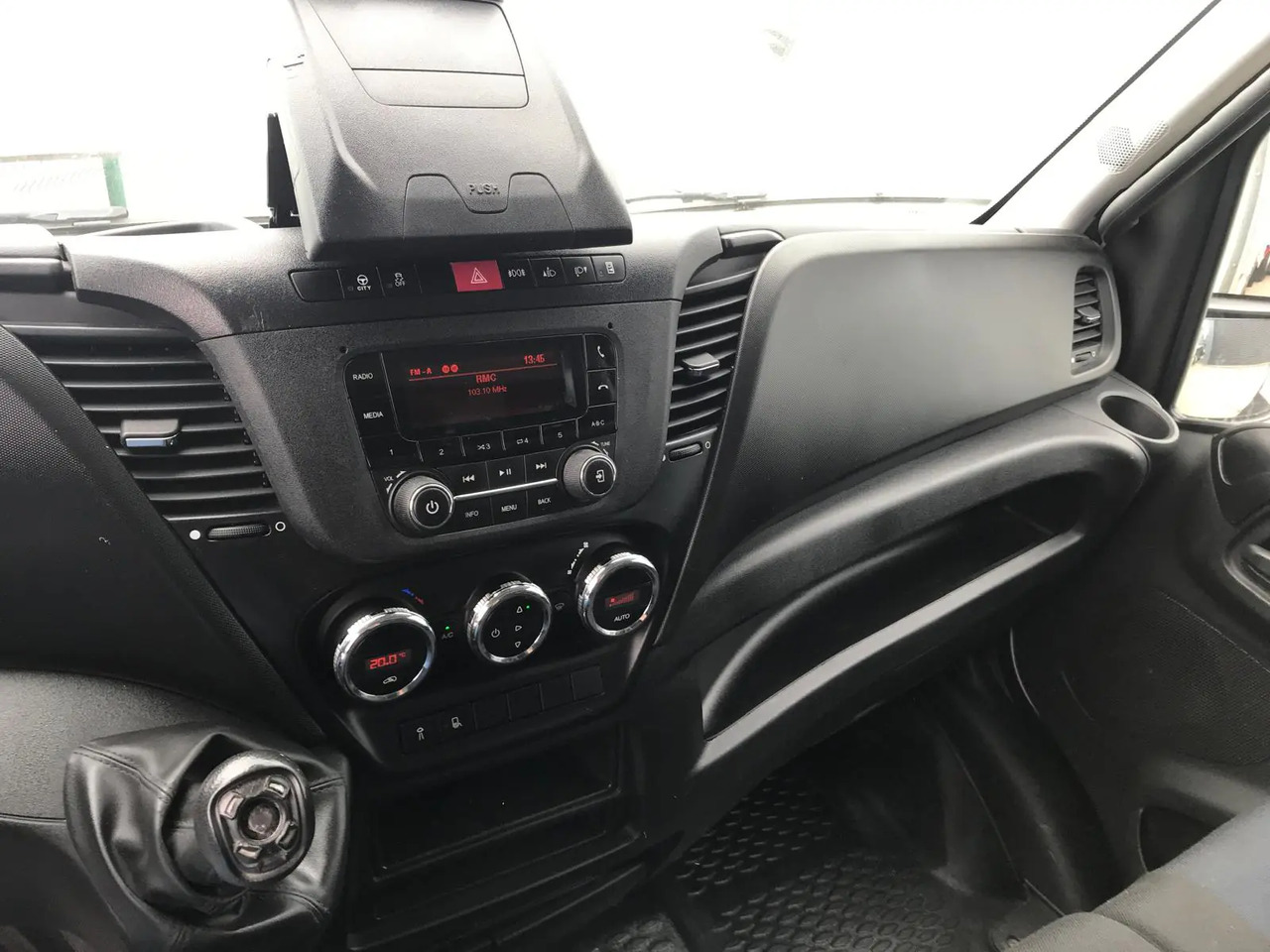 IVECO DAILY 35C16 CC 3000 - Transportbil med kapell: bild 4 IVECO DAILY 35C16 CC 3000 - Transportbil med kapell: bild 4