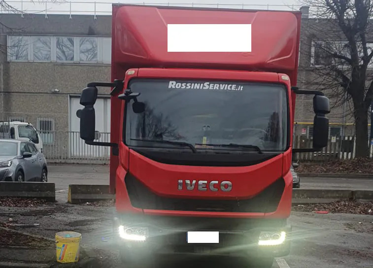 IVECO EUROCARGO 100E18 - Lastbil med skåp: bild 4 IVECO EUROCARGO 100E18 - Lastbil med skåp: bild 4