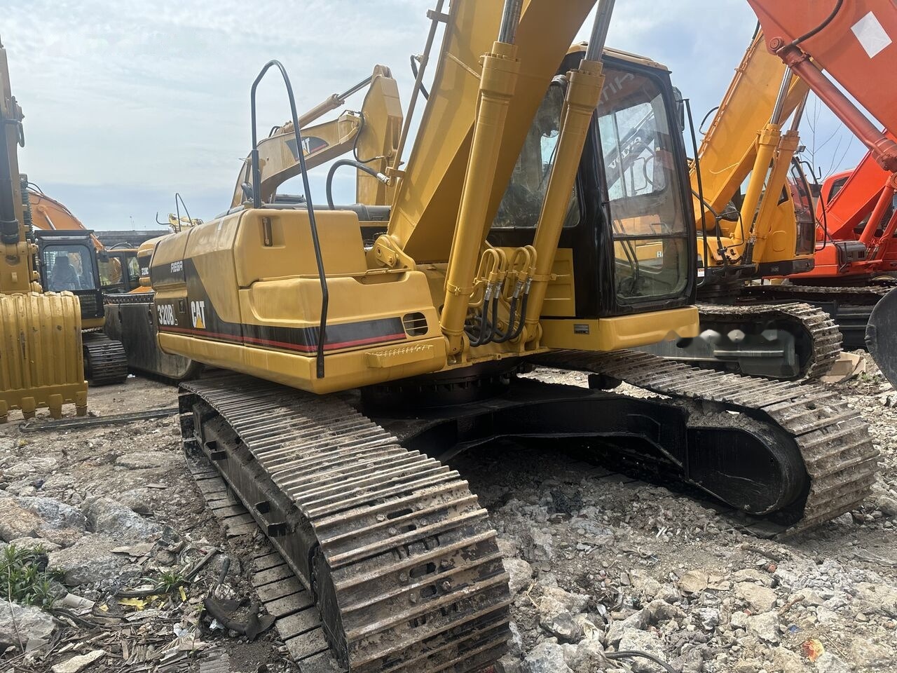 Caterpillar 320B - Bandgrävare: bild 2 Caterpillar 320B - Bandgrävare: bild 2
