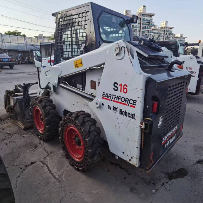 Bobcat S16 - Kompaktlastare/ Slirstyrda lastare: bild 1 Bobcat S16 - Kompaktlastare/ Slirstyrda lastare: bild 1