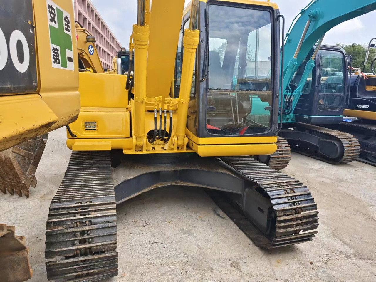 KOMATSU PC120-6 - Bandgrävare: bild 3 KOMATSU PC120-6 - Bandgrävare: bild 3