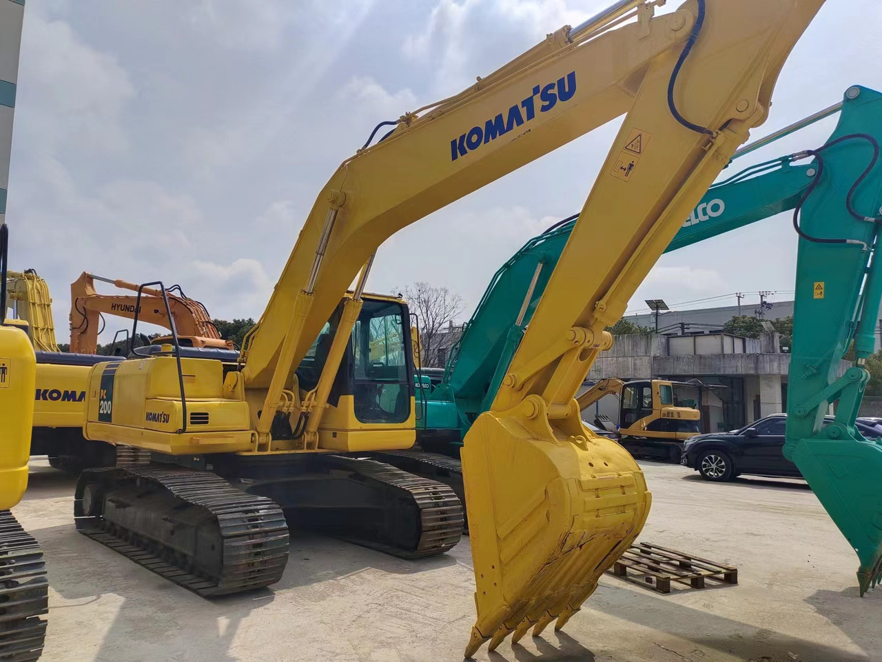 KOMATSU PC200-7 - Bandgrävare: bild 1 KOMATSU PC200-7 - Bandgrävare: bild 1