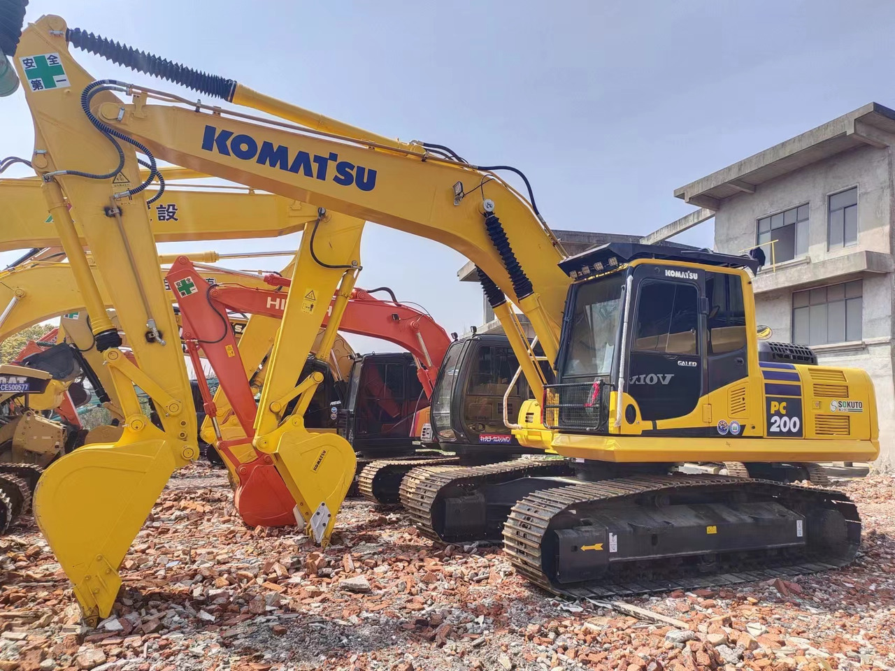 KOMATSU PC200-8N1 - Bandgrävare: bild 2 KOMATSU PC200-8N1 - Bandgrävare: bild 2