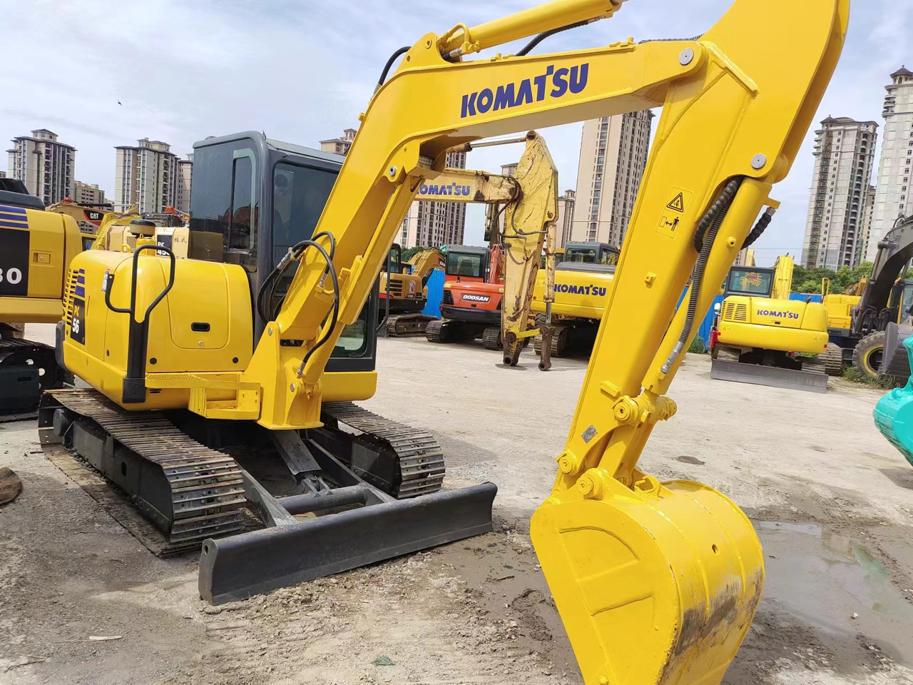 KOMATSU PC56-7 - Minigrävmaskin: bild 2 KOMATSU PC56-7 - Minigrävmaskin: bild 2