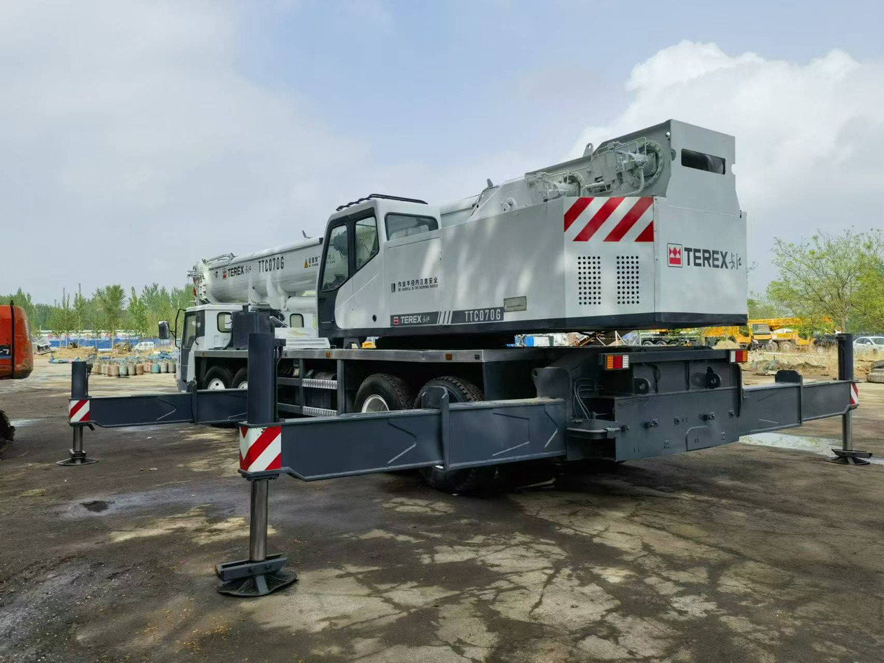TEREX CHANGJIANG 70Ton - Mobilkran: bild 2 TEREX CHANGJIANG 70Ton - Mobilkran: bild 2
