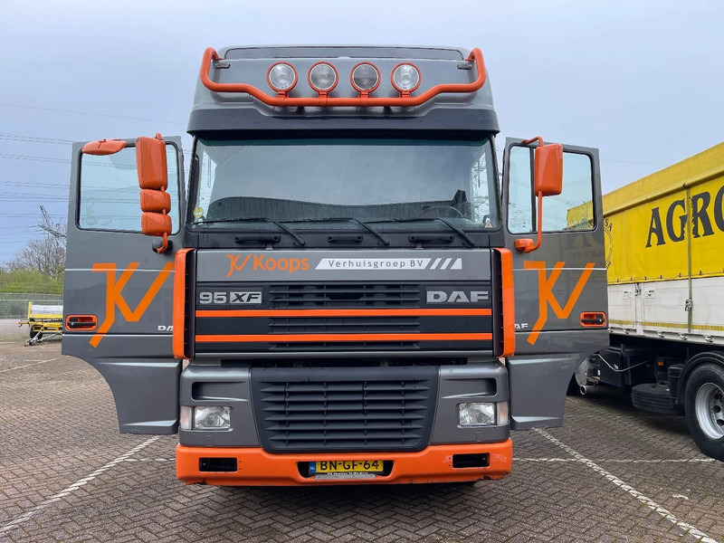 DAF XF 95.380 BOX TRUCK. Netherland Truck - Lastbil med skåp: bild 2 DAF XF 95.380 BOX TRUCK. Netherland Truck - Lastbil med skåp: bild 2