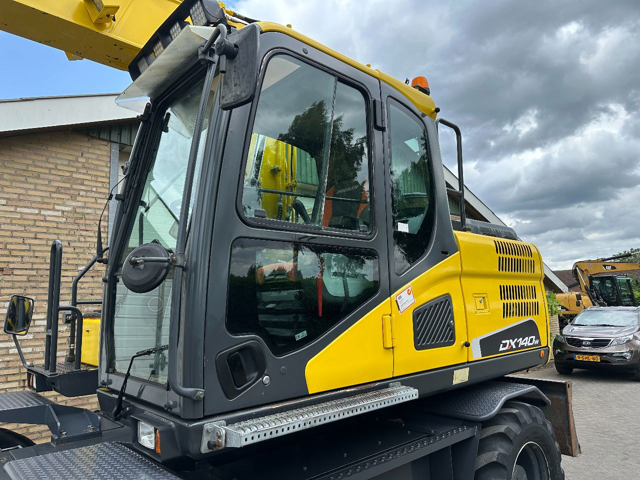 Doosan DX140W-5 - Grävmaskin på däck: bild 3 Doosan DX140W-5 - Grävmaskin på däck: bild 3