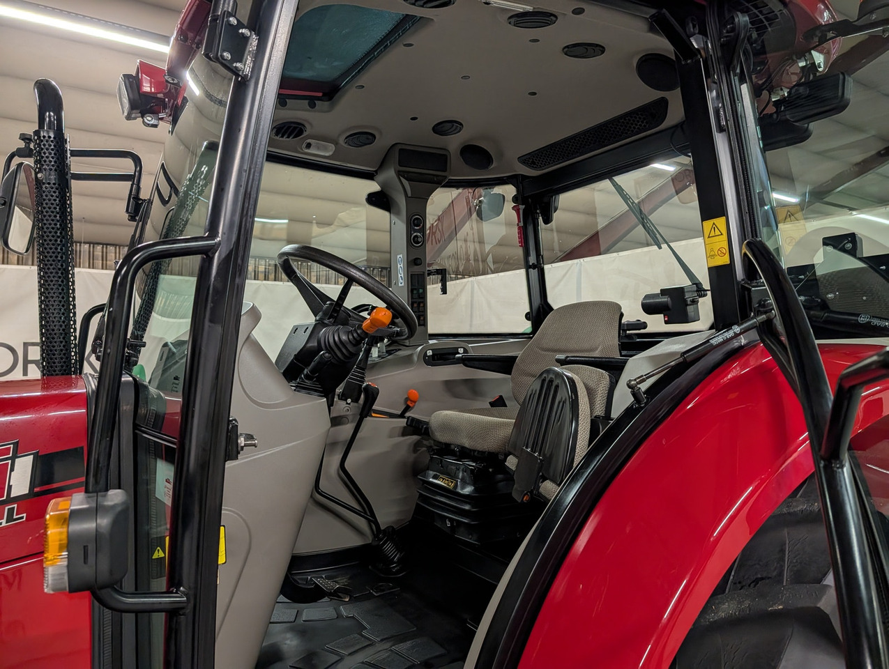 Traktor CASE IH Farmall 85A: bild 12