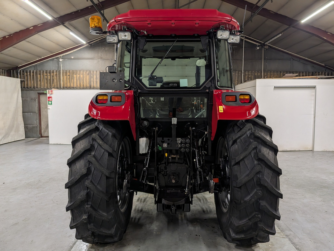 CASE IH Farmall 85A - Traktor: bild 3 CASE IH Farmall 85A - Traktor: bild 3