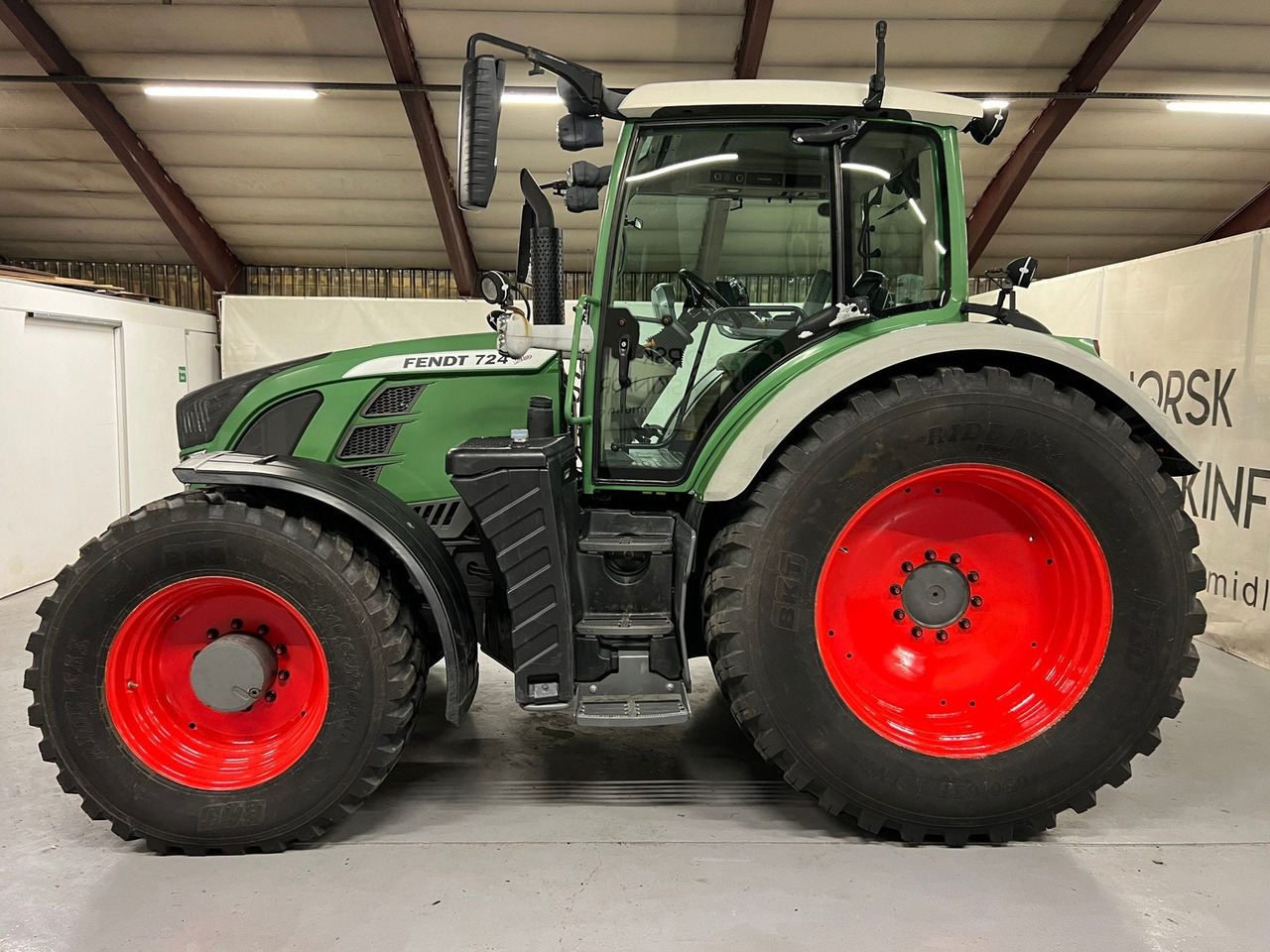 Fendt 724 Vario #TAR INNBYTTE# KAN LEVERES MED ANDRE DEKK# - Traktor: bild 1 Fendt 724 Vario #TAR INNBYTTE# KAN LEVERES MED ANDRE DEKK# - Traktor: bild 1