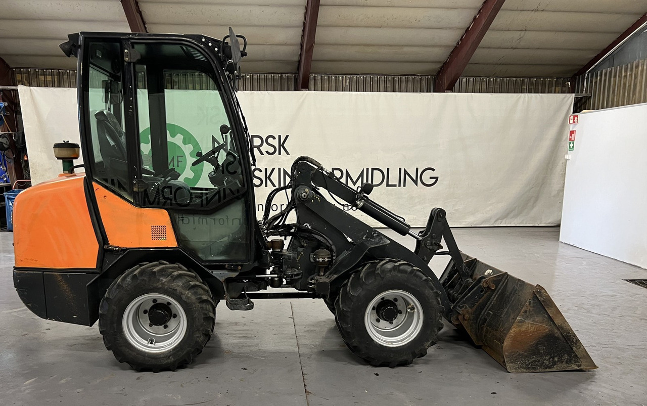 Giant V452T X-TRA HD - Hjullastare: bild 5 Giant V452T X-TRA HD - Hjullastare: bild 5