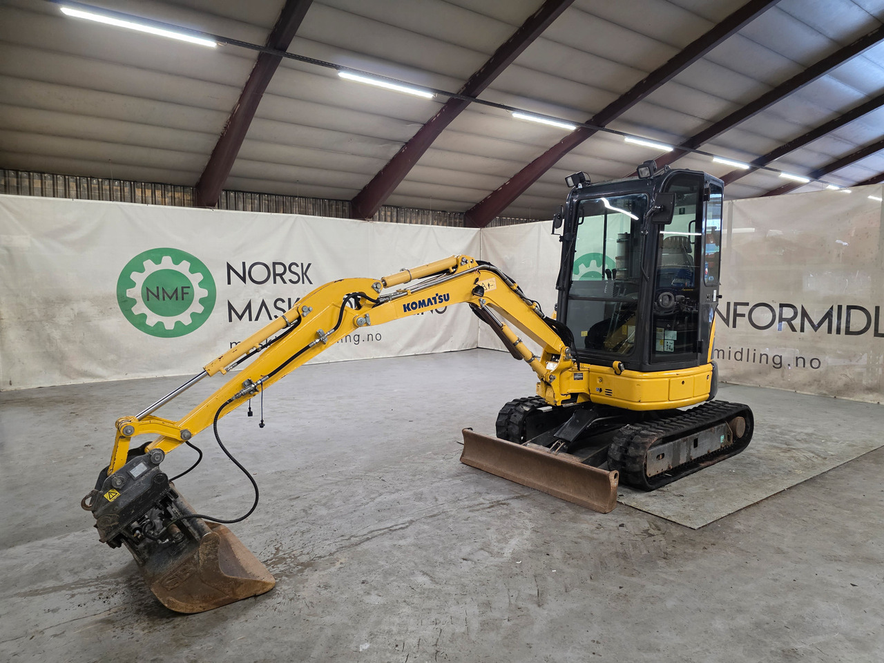 Komatsu PC26MR-3 - Minigrävmaskin: bild 1 Komatsu PC26MR-3 - Minigrävmaskin: bild 1