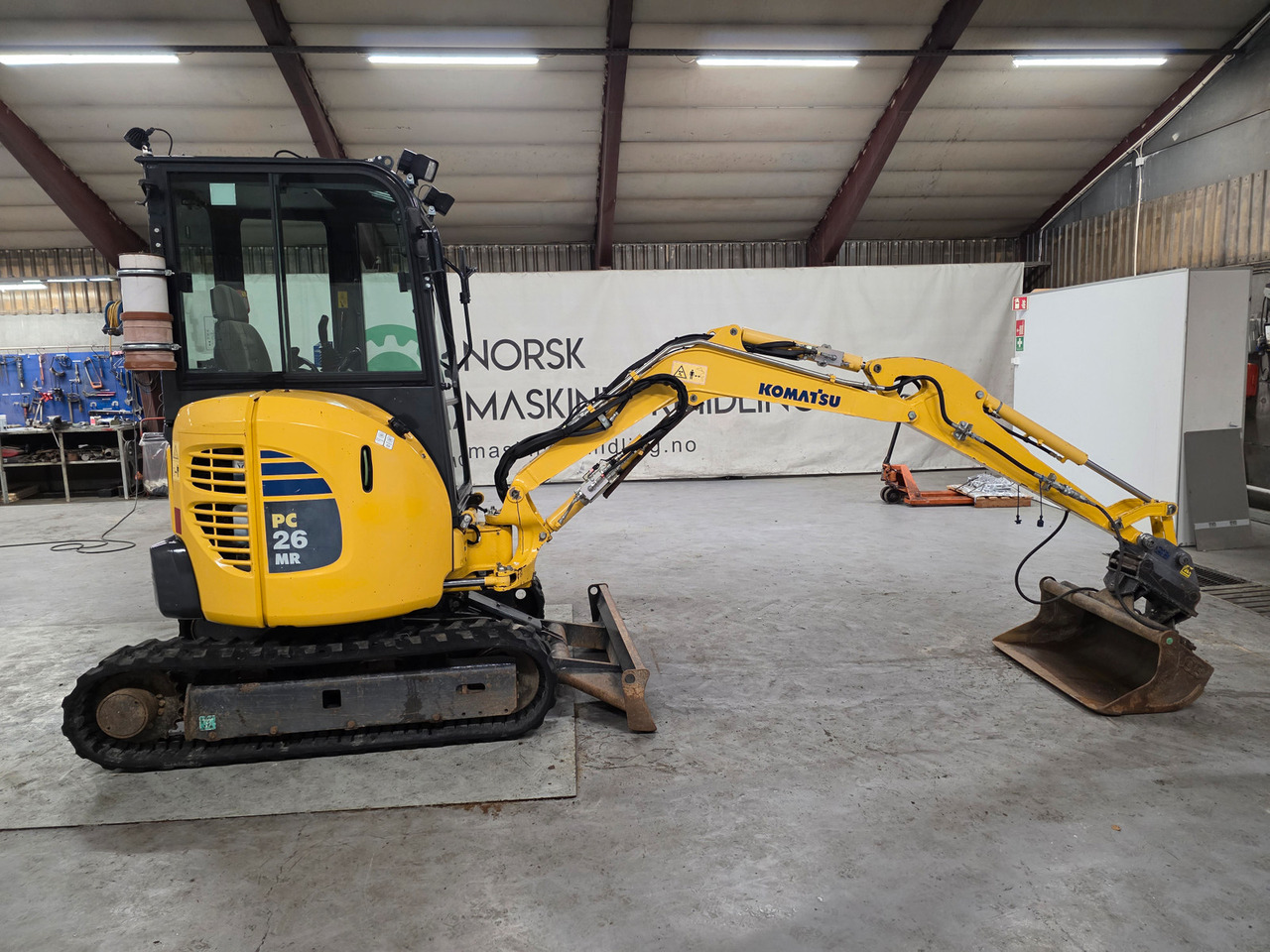 Komatsu PC26MR-3 - Minigrävmaskin: bild 5 Komatsu PC26MR-3 - Minigrävmaskin: bild 5