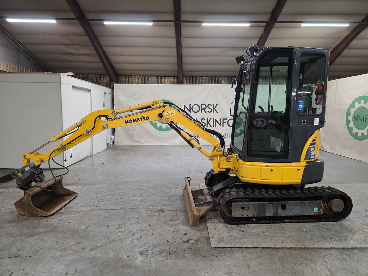 Komatsu PC26MR-3 - Minigrävmaskin: bild 2 Komatsu PC26MR-3 - Minigrävmaskin: bild 2