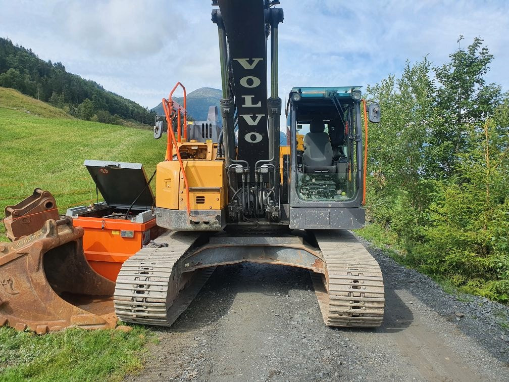 Volvo ECR235EL - Bandgrävare: bild 2 Volvo ECR235EL - Bandgrävare: bild 2