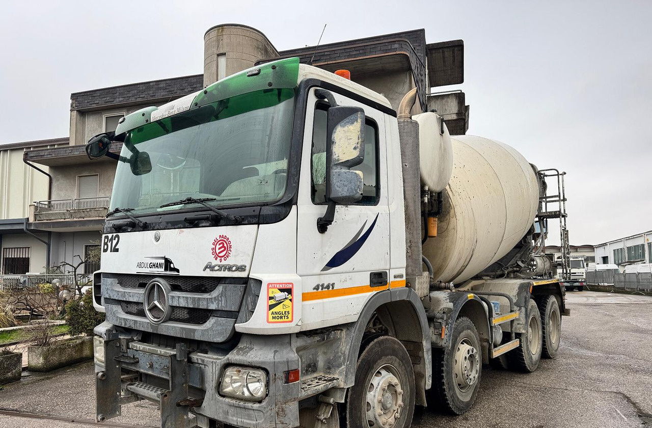 Autobetoniera Armec PHY120 su telaio Mercedes-Benz - Betongbil: bild 1 Autobetoniera Armec PHY120 su telaio Mercedes-Benz - Betongbil: bild 1