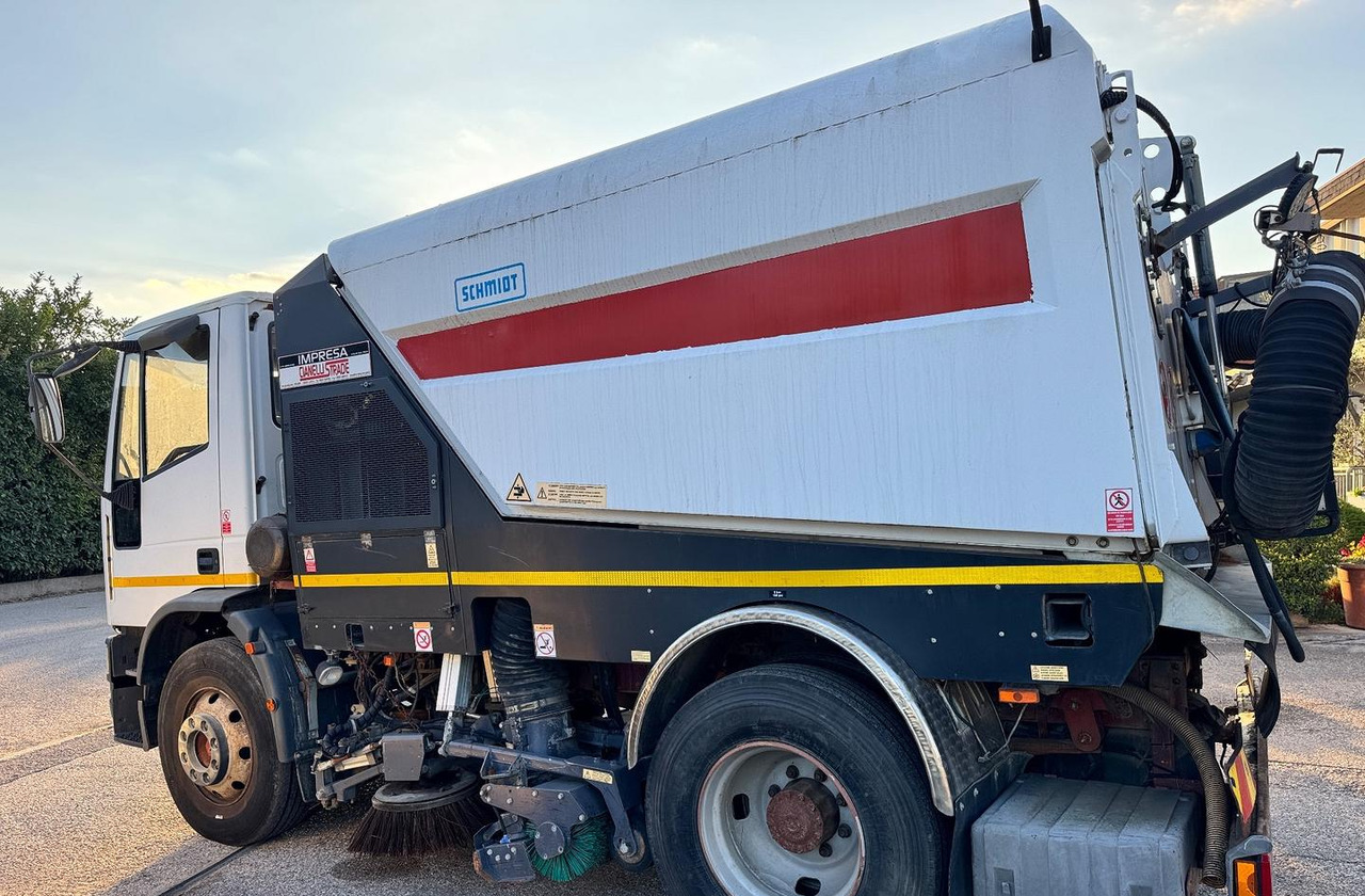 Iveco EuroCargo 150E18 spazzatrice - Sopmaskin: bild 3 Iveco EuroCargo 150E18 spazzatrice - Sopmaskin: bild 3