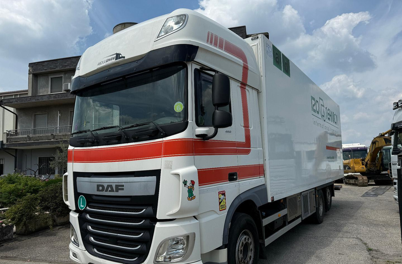 Motrice frigo DAF XF 105.460 con Sponda - Lastbil med skåp: bild 2 Motrice frigo DAF XF 105.460 con Sponda - Lastbil med skåp: bild 2