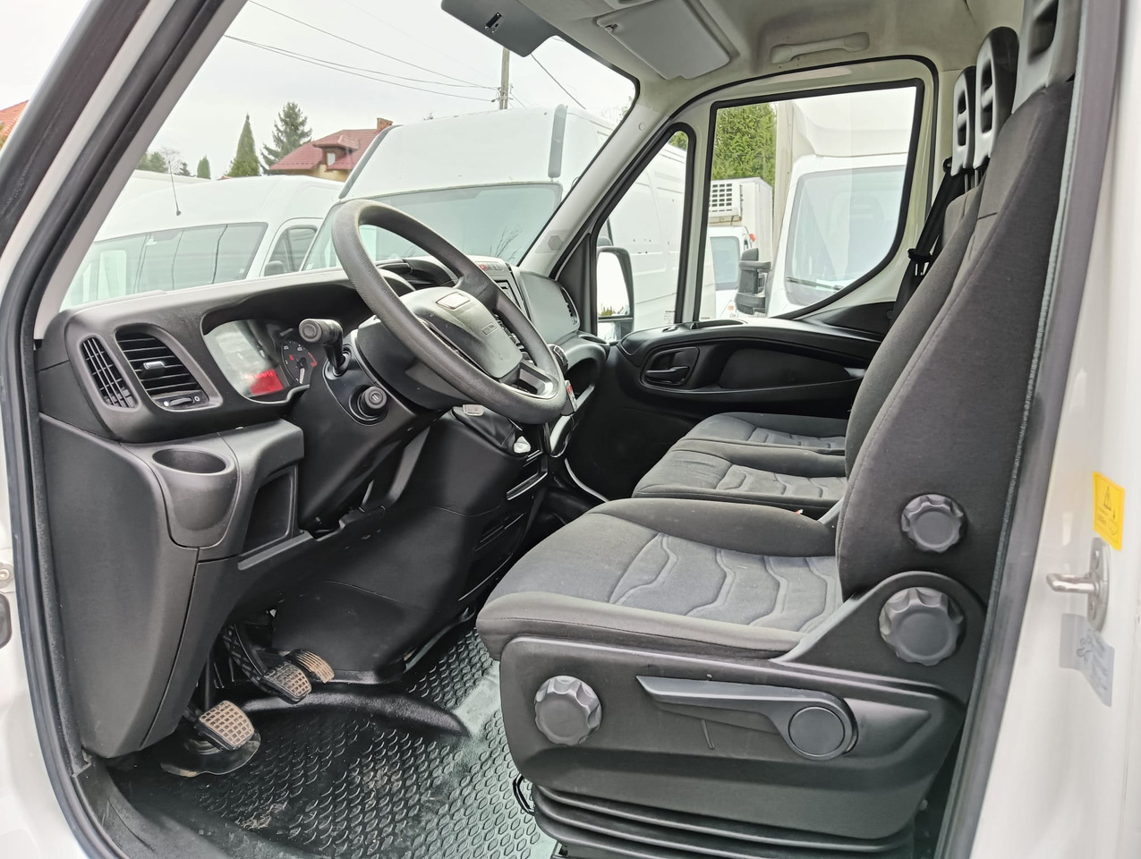 IVECO DAILY 35C14 WYWROTKA KIPER NR 820 - Transportbil med tippflak: bild 2 IVECO DAILY 35C14 WYWROTKA KIPER NR 820 - Transportbil med tippflak: bild 2