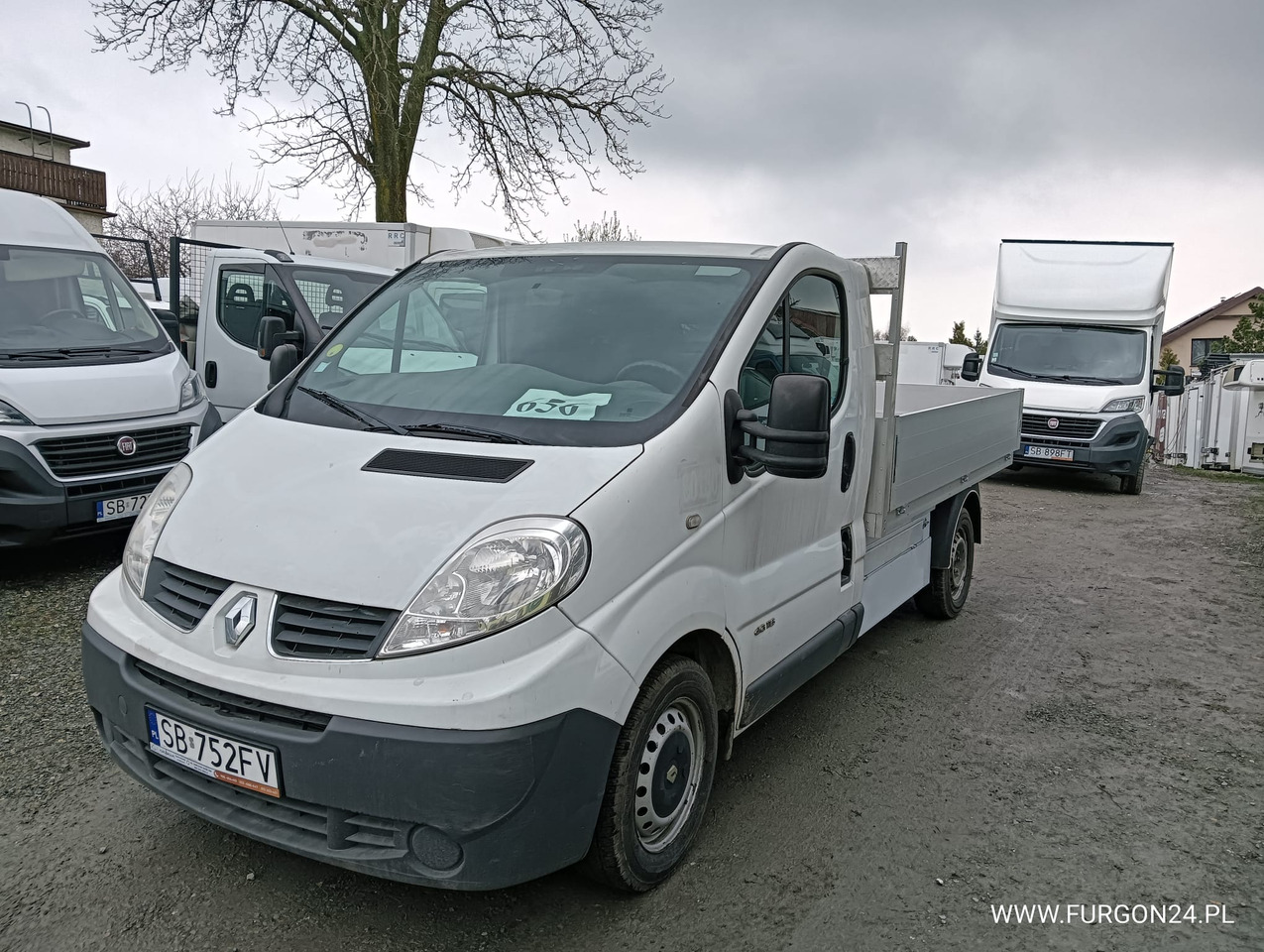 RENAULT TRAFIC PLATFORMA DO ZABUDOWY NR 625 - Transportbil med tippflak: bild 4 RENAULT TRAFIC PLATFORMA DO ZABUDOWY NR 625 - Transportbil med tippflak: bild 4