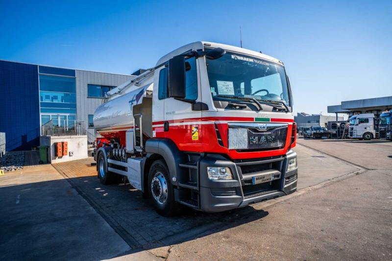 MAN TGS 18.400 4x4H +ALU CM 11.500L /4 COMP - Tankbil: bild 2 MAN TGS 18.400 4x4H +ALU CM 11.500L /4 COMP - Tankbil: bild 2