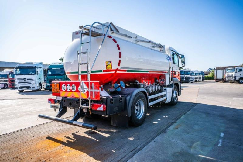 MAN TGS 18.400 4x4H +ALU CM 11.500L /4 COMP - Tankbil: bild 4 MAN TGS 18.400 4x4H +ALU CM 11.500L /4 COMP - Tankbil: bild 4