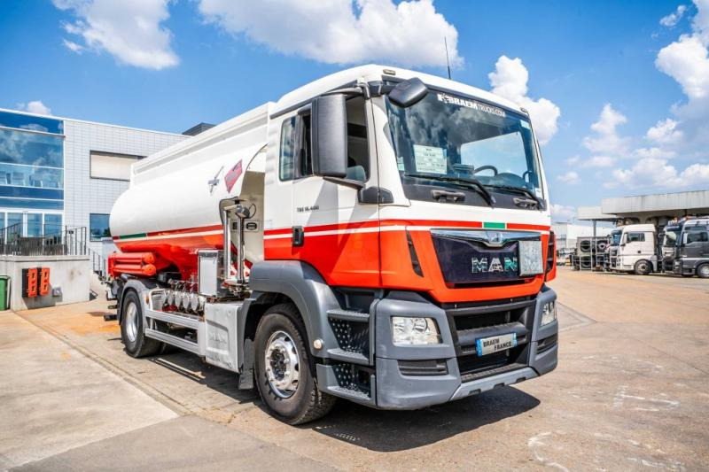 MAN TGS 18.400 // CUVE ALU MAGYAR 13.500L + 5 COMP - Tankbil: bild 2 MAN TGS 18.400 // CUVE ALU MAGYAR 13.500L + 5 COMP - Tankbil: bild 2