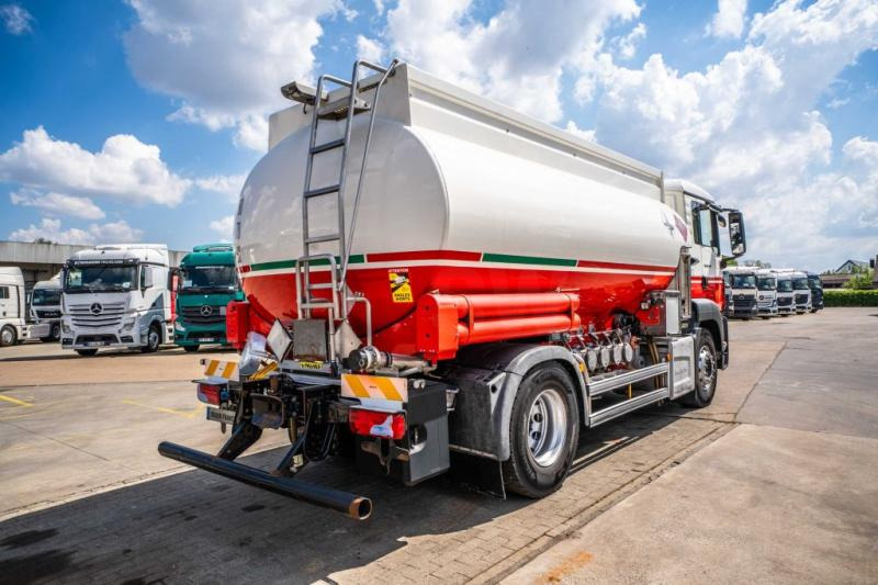 MAN TGS 18.400 // CUVE ALU MAGYAR 13.500L + 5 COMP - Tankbil: bild 4 MAN TGS 18.400 // CUVE ALU MAGYAR 13.500L + 5 COMP - Tankbil: bild 4