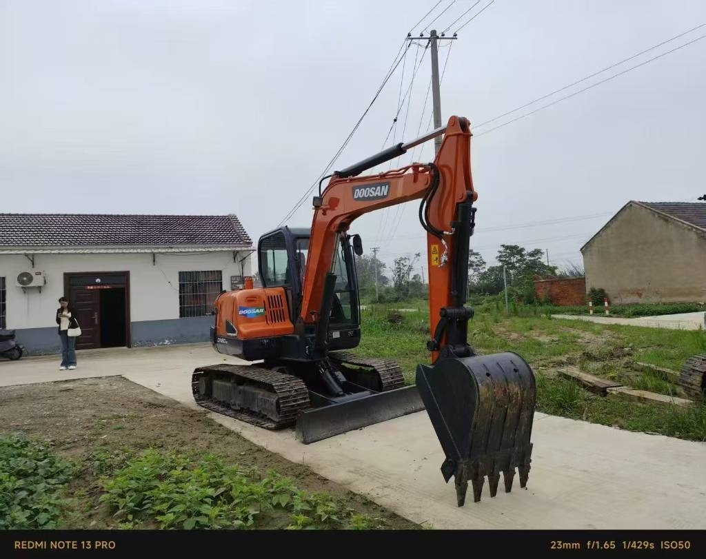 Doosan DX 60 - Minigrävmaskin: bild 3 Doosan DX 60 - Minigrävmaskin: bild 3