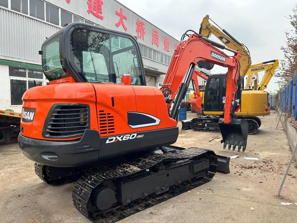 Doosan DX 60 - Minigrävmaskin: bild 1 Doosan DX 60 - Minigrävmaskin: bild 1