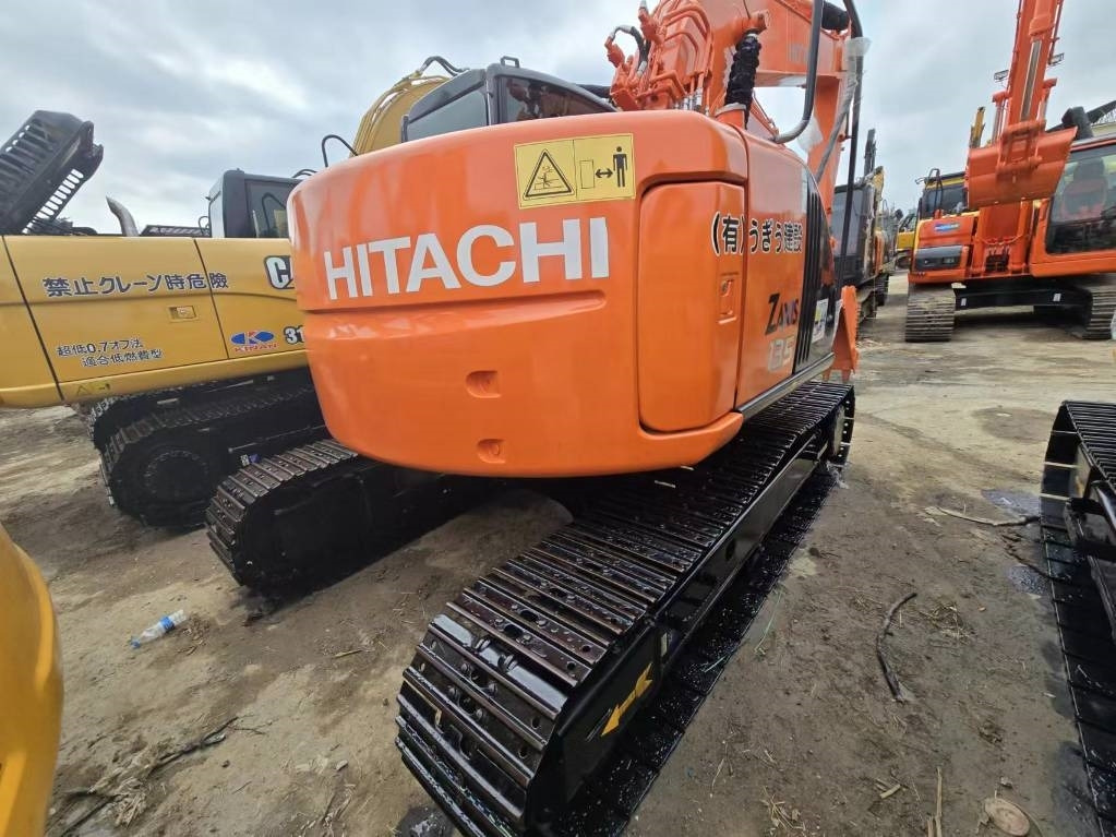 Hitachi ZX 135 US - Bandgrävare: bild 1 Hitachi ZX 135 US - Bandgrävare: bild 1