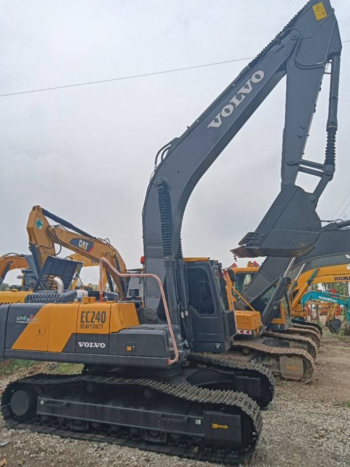 Volvo EC 240 - Bandgrävare: bild 1 Volvo EC 240 - Bandgrävare: bild 1
