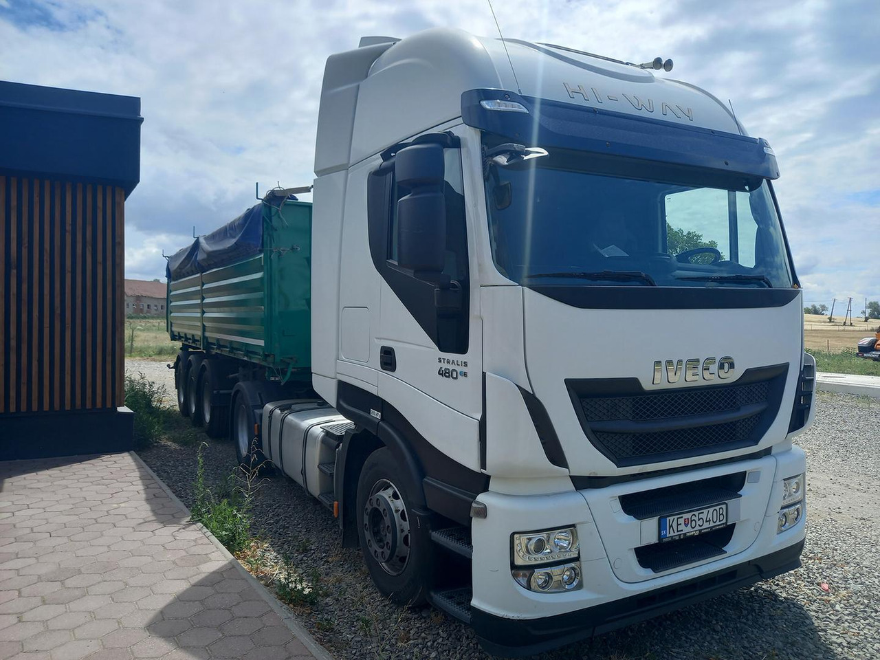 Iveco AS440T/P, 353kW, EURO 6 - Flakbil: bild 1 Iveco AS440T/P, 353kW, EURO 6 - Flakbil: bild 1