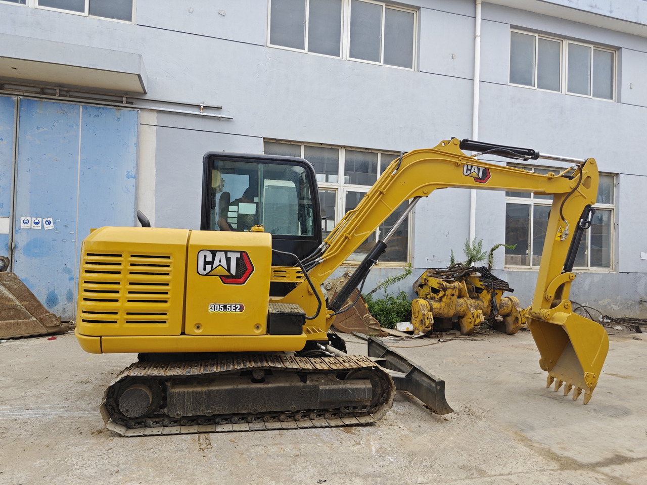 CATERPILLAR 305.5E - Minigrävmaskin: bild 1 CATERPILLAR 305.5E - Minigrävmaskin: bild 1