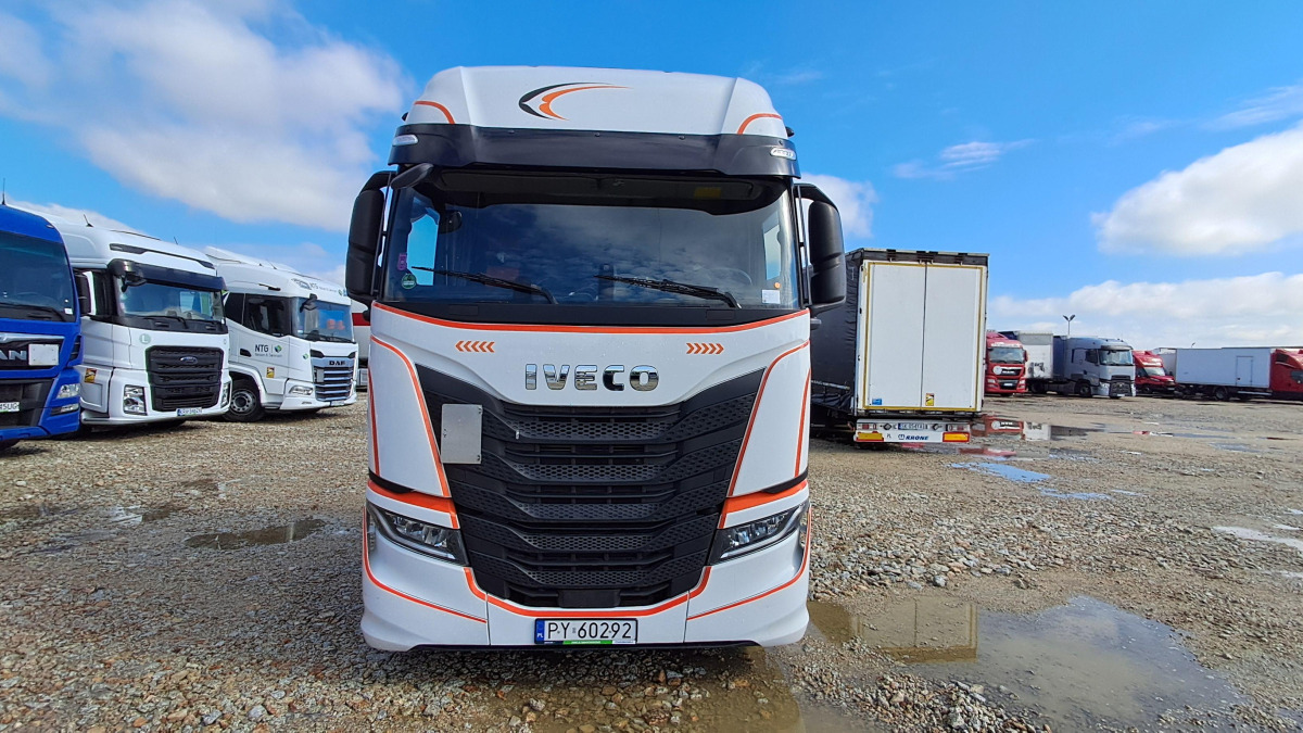 IVECO AS440ST/FP LT LNG CIĄGNIK SIODŁOWY - Dragbil: bild 2 IVECO AS440ST/FP LT LNG CIĄGNIK SIODŁOWY - Dragbil: bild 2