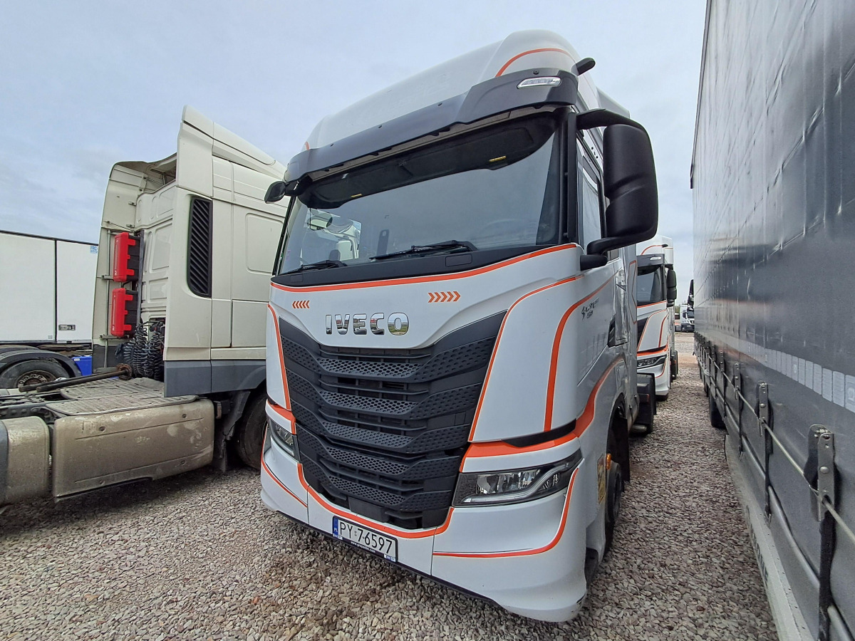 IVECO AS440ST/FP LT LNG CIĄGNIK SIODŁOWY - Dragbil: bild 3 IVECO AS440ST/FP LT LNG CIĄGNIK SIODŁOWY - Dragbil: bild 3
