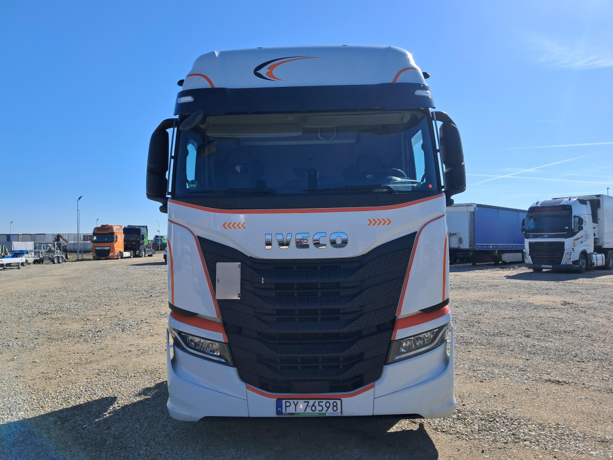 IVECO AS440ST/FP LT LNG CIĄGNIK SIODŁOWY - Dragbil: bild 2 IVECO AS440ST/FP LT LNG CIĄGNIK SIODŁOWY - Dragbil: bild 2