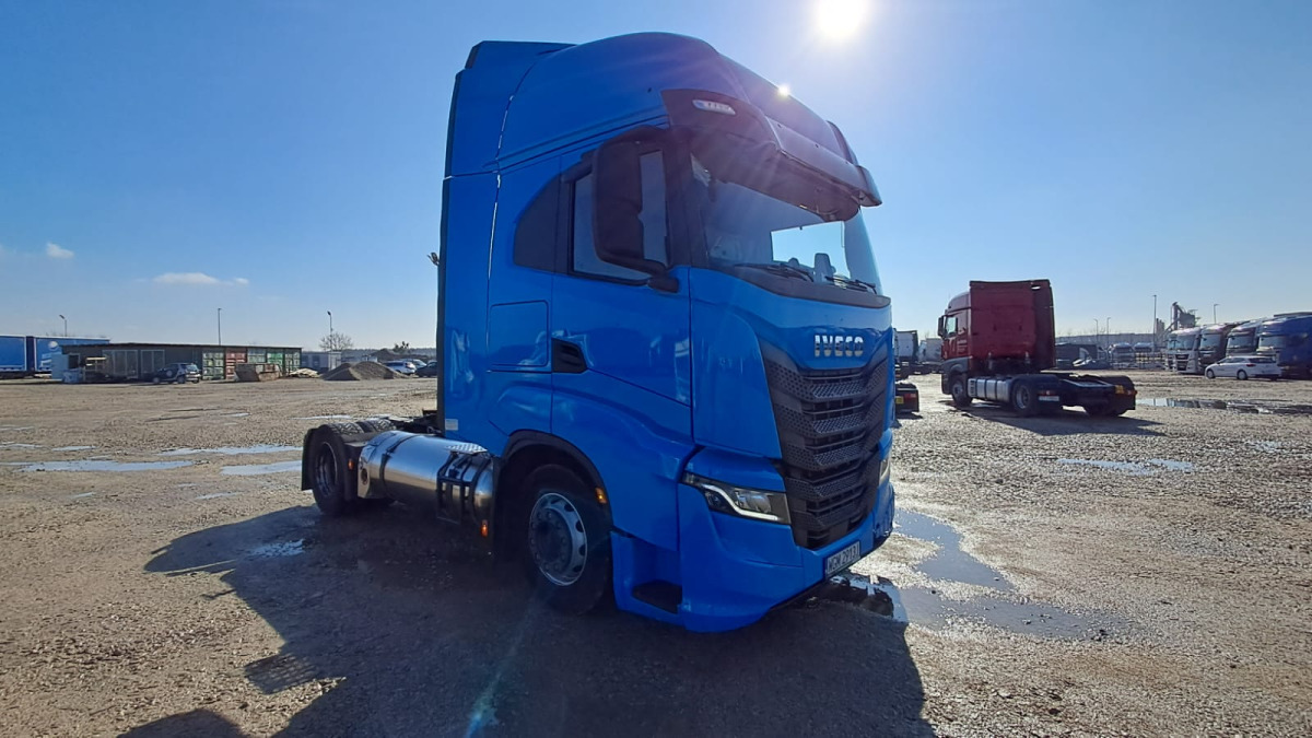 IVECO CIĄGNIK SIODŁOWY - Dragbil: bild 1 IVECO CIĄGNIK SIODŁOWY - Dragbil: bild 1