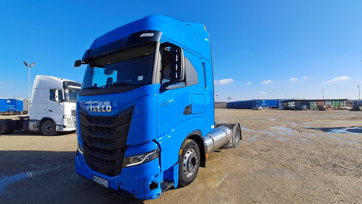 IVECO CIĄGNIK SIODŁOWY - Dragbil: bild 2 IVECO CIĄGNIK SIODŁOWY - Dragbil: bild 2