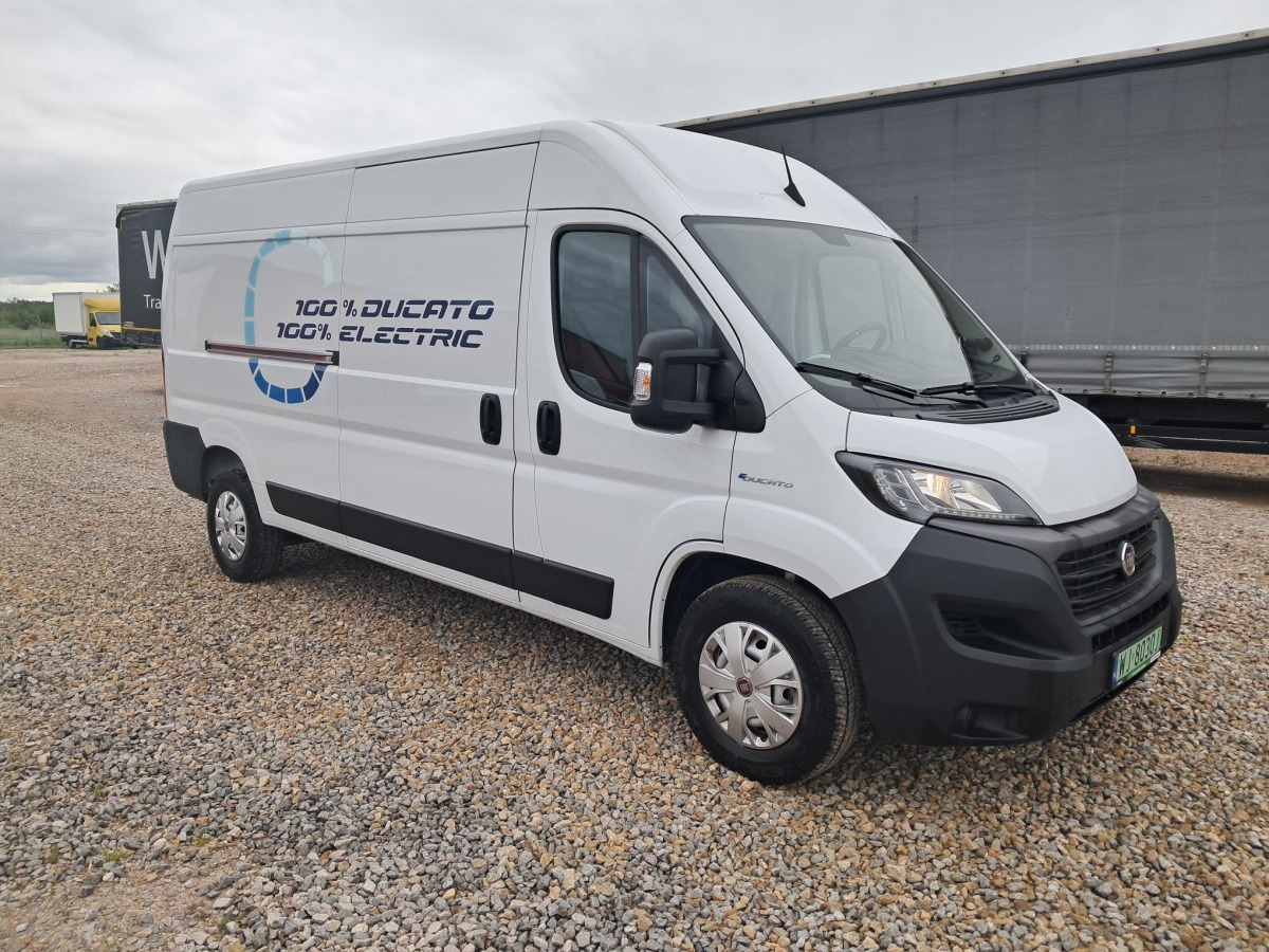 FIAT DUCATO FURGON BLASZAK - Skåpbil, El transportbil: bild 1 FIAT DUCATO FURGON BLASZAK - Skåpbil, El transportbil: bild 1