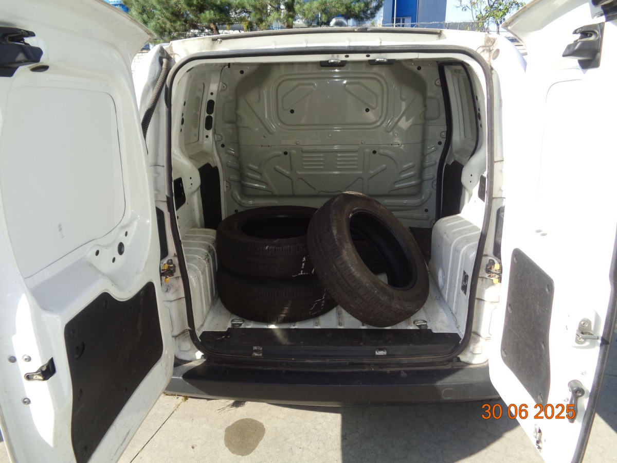 FIAT FIORINO FURGON BLASZAK - Skåpbil: bild 5 FIAT FIORINO FURGON BLASZAK - Skåpbil: bild 5