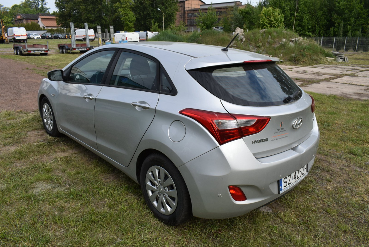 HYUNDAI I30 HATCHBACK - Hatchback/ Halvkombi: bild 4 HYUNDAI I30 HATCHBACK - Hatchback/ Halvkombi: bild 4