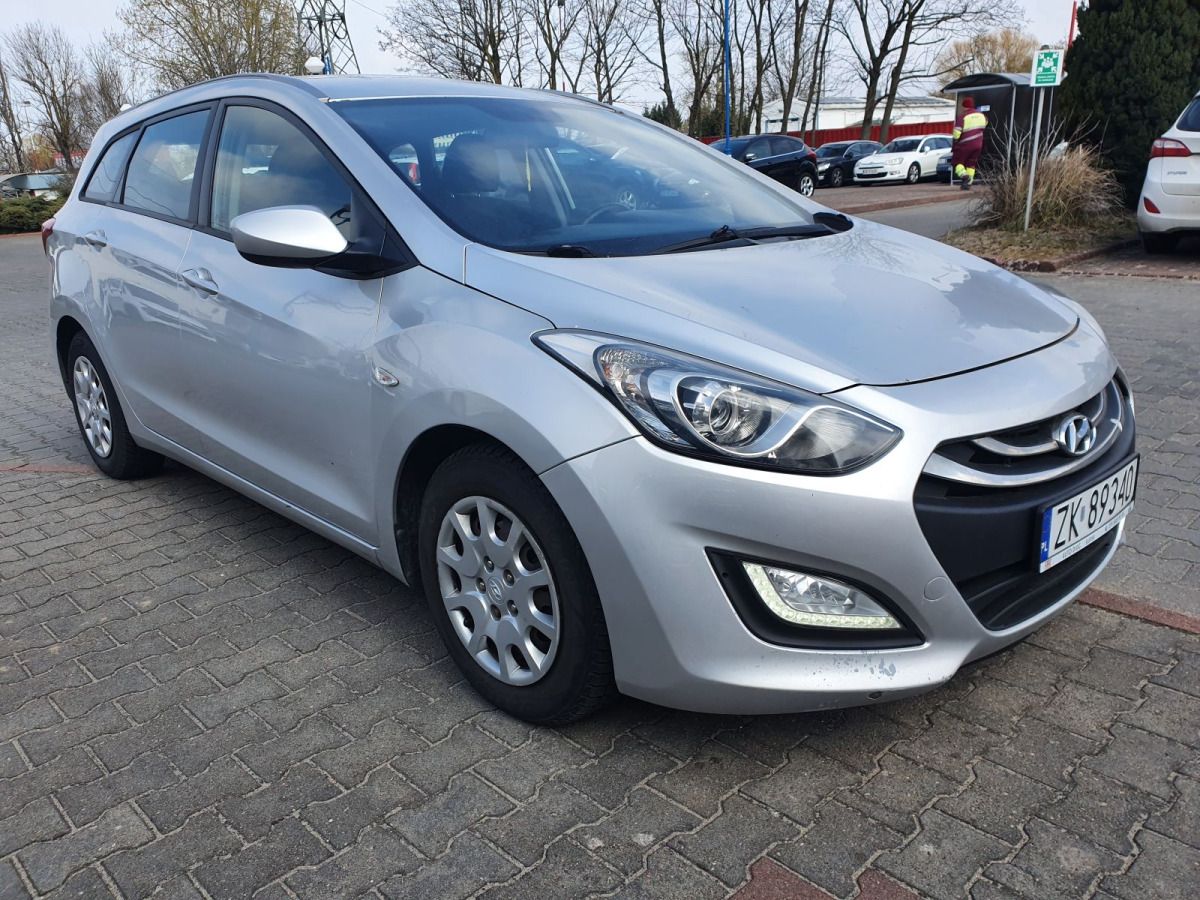HYUNDAI I30 KOMBI - Personbil: bild 1 HYUNDAI I30 KOMBI - Personbil: bild 1