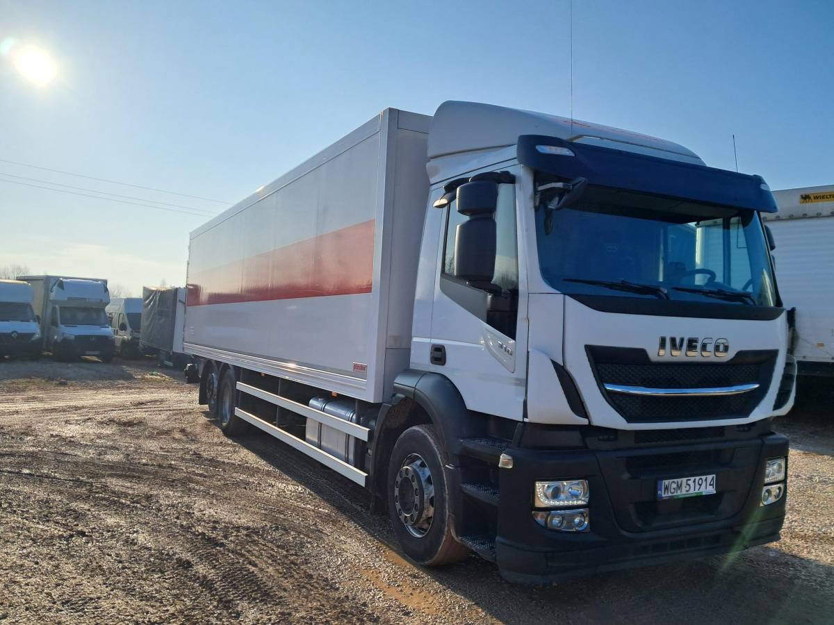 IVECO AD260SY/P KONTENER Z WINDĄ - Lastbil med skåp: bild 1 IVECO AD260SY/P KONTENER Z WINDĄ - Lastbil med skåp: bild 1