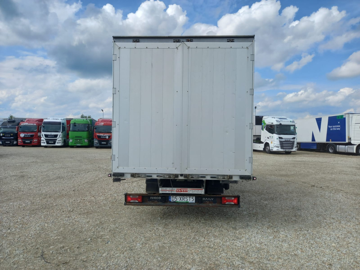 IVECO/JUSAM STANISŁAWJURKOWSKI 50C18/JU06 PLANDEKA - Transportbil med kapell: bild 5 IVECO/JUSAM STANISŁAWJURKOWSKI 50C18/JU06 PLANDEKA - Transportbil med kapell: bild 5