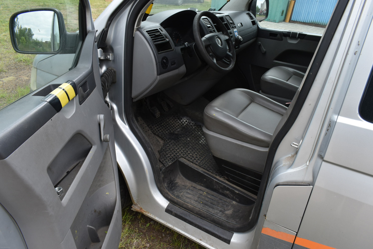 VOLKSWAGEN TRANSPORTER BRYGADÓWKA - Dubbelhytt transportbil: bild 5 VOLKSWAGEN TRANSPORTER BRYGADÓWKA - Dubbelhytt transportbil: bild 5
