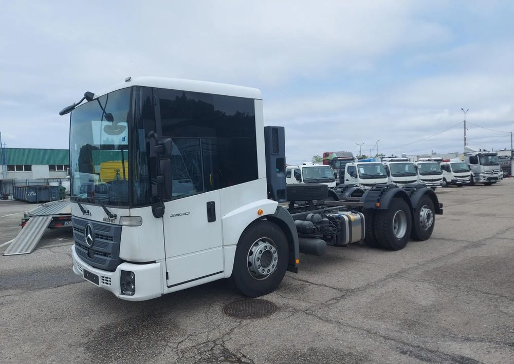 Mercedes-Benz Econic 2630 L ENA - Chassi lastbil: bild 1 Mercedes-Benz Econic 2630 L ENA - Chassi lastbil: bild 1