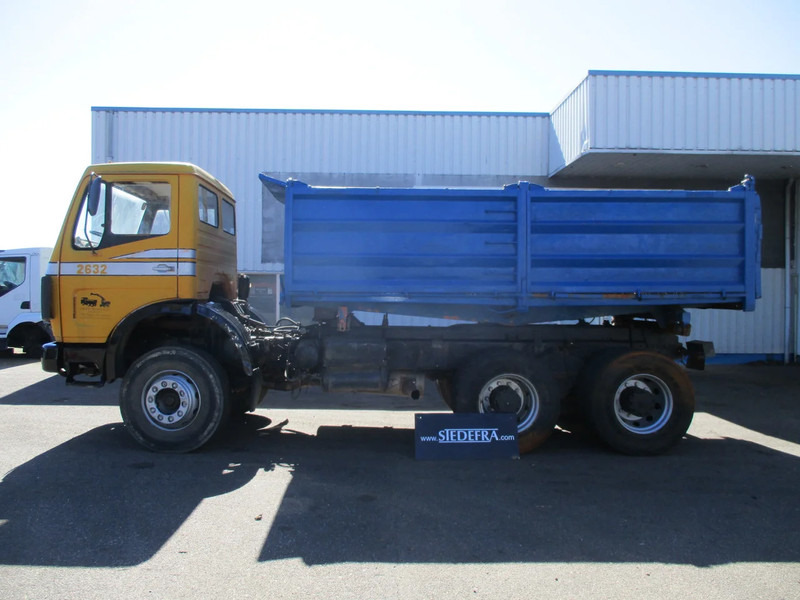 Mercedes-Benz 2632 , V10, 6x4, ZF Manual , 3 way tipper , Spring Suspension - Tippbil lastbil: bild 2 Mercedes-Benz 2632 , V10, 6x4, ZF Manual , 3 way tipper , Spring Suspension - Tippbil lastbil: bild 2