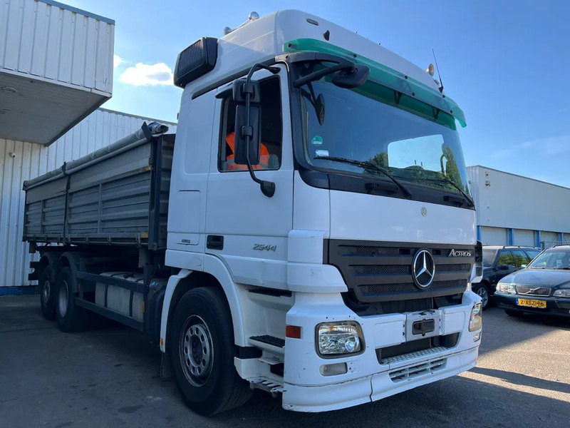 Mercedes-Benz Actros 2544 , MP2 -MP3 , 6x2 , 3 Way Tipper - Tippbil lastbil: bild 4 Mercedes-Benz Actros 2544 , MP2 -MP3 , 6x2 , 3 Way Tipper - Tippbil lastbil: bild 4