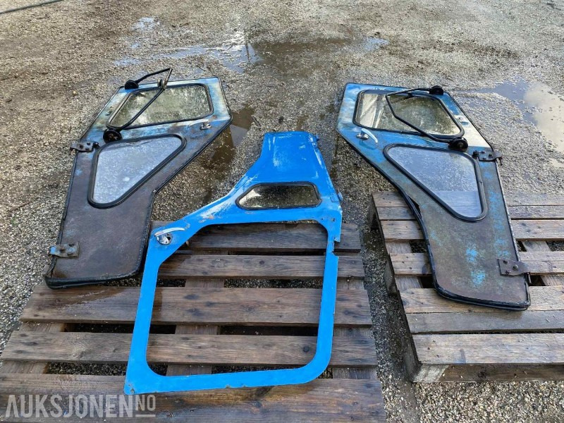 1900 Dører og vindu til Mf og Ford traktor - Traktor: bild 2 1900 Dører og vindu til Mf og Ford traktor - Traktor: bild 2